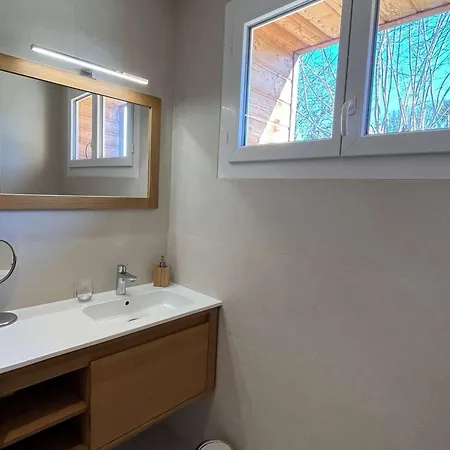 Maison Renovee Avec Piscine Privee, 3 A - Fr-1-824-8 Holiday home